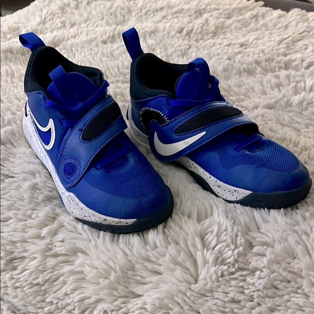 Nike Kids Blue and Black Sneakers